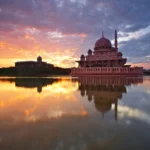 Masjid Putra, Putrajaya – The Iconic Pink Mosque by the Lake