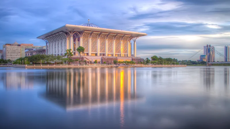Masjid Tuanku Mizan Zainal Abidin- The Iconic Steel Mosque of Putrajaya